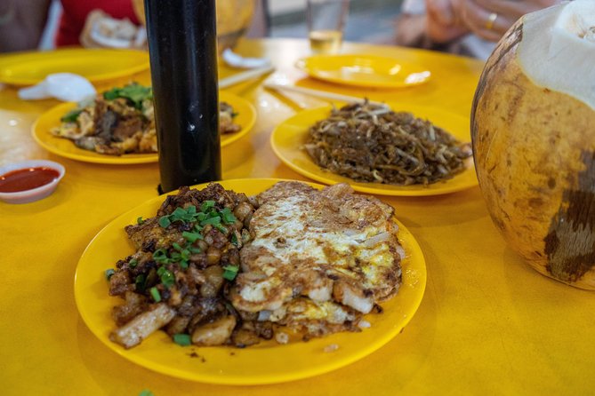 Singapore: UNESCO Street Food & Cultural Experience - Drinks, beer, and coffee breaks: how it keeps the pace sane