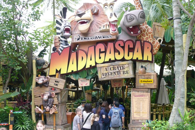 Singapore Universal Studio & S.E.A Aquarium-COMBO One-Day Pass(Shared transfer) - What to Wear and Bring for a Singapore Heat Day