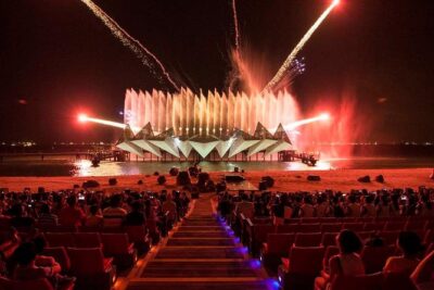 Singapore: Wings of Time Fireworks Symphony - The 30-Minute Story: Shahbaz, Rachel, and Felix